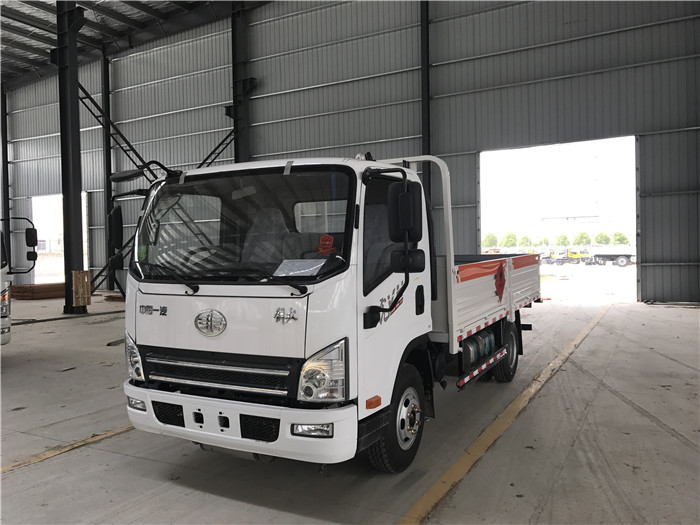 解放4.1噸氣鋼瓶運(yùn)輸車
