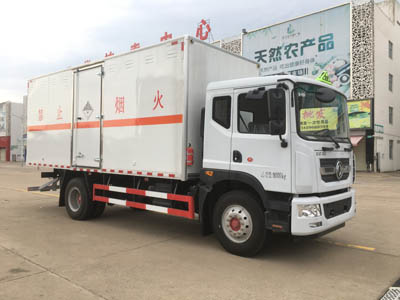 國(guó)六東風(fēng)雜項(xiàng)危險(xiǎn)物品廂式運(yùn)輸車(chē)